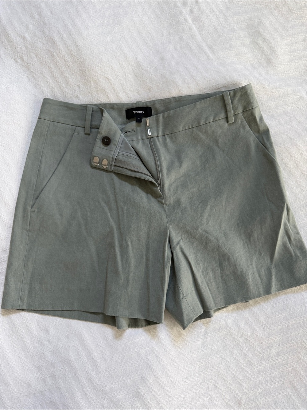 Theory Light Olive Tailored Women's Shorts
